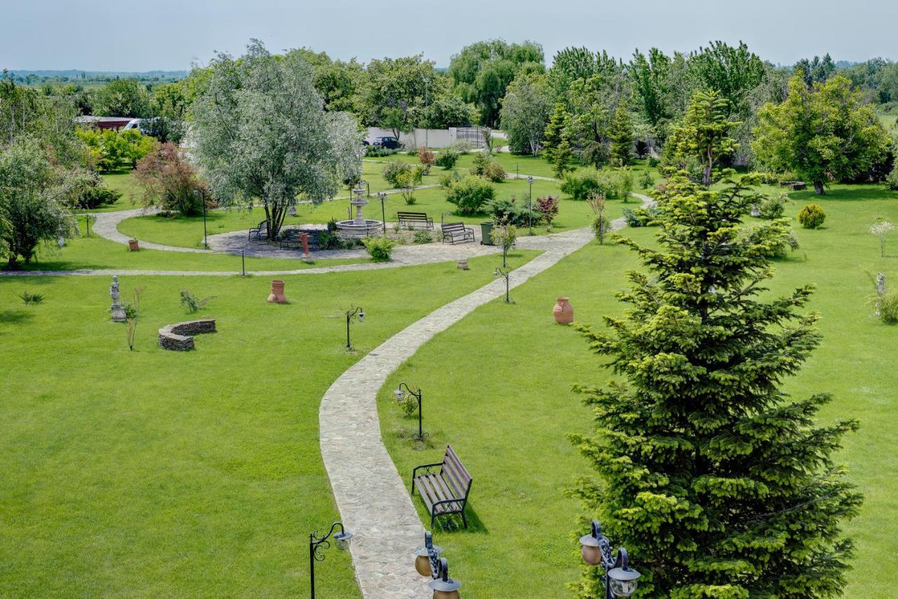 Club Insieme Grand Resort Potlogi Dış mekan fotoğraf