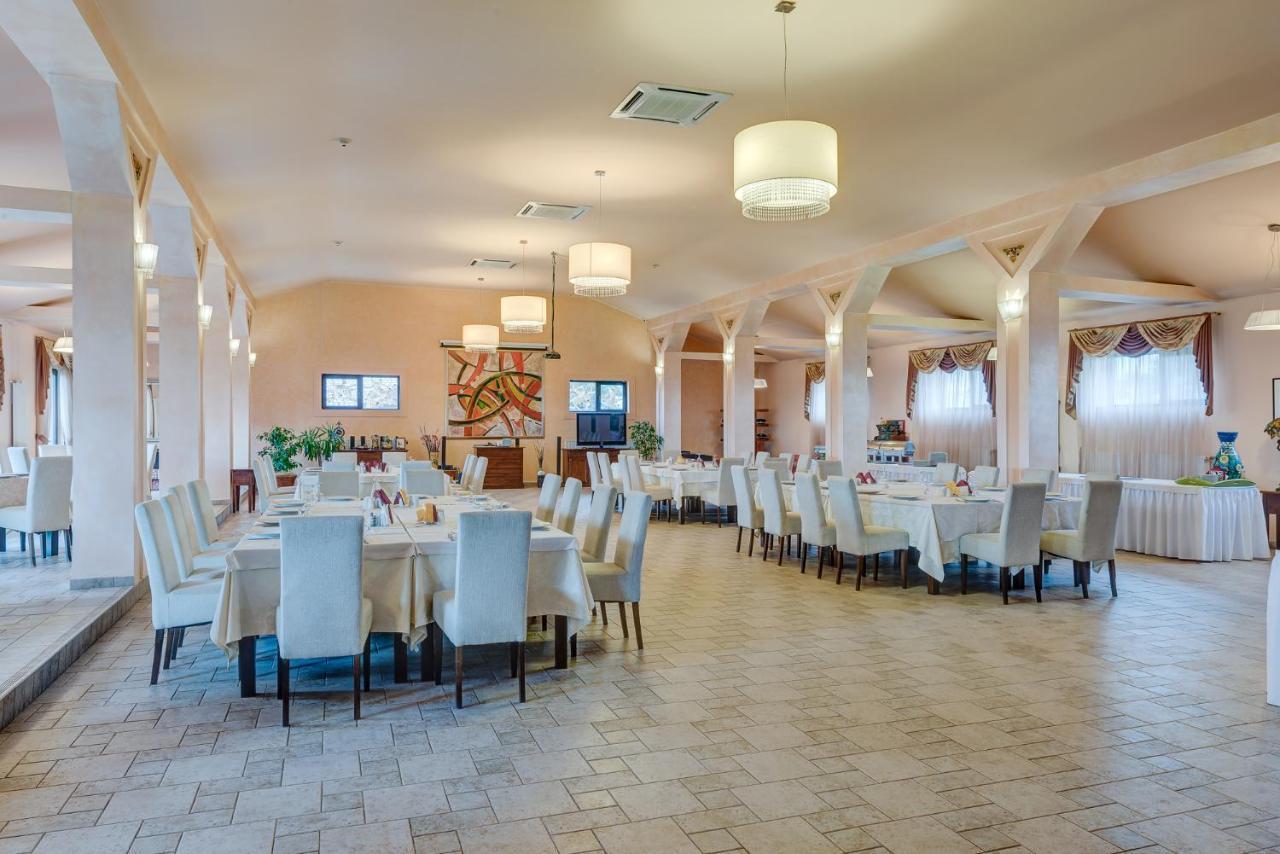 Club Insieme Grand Resort Potlogi Dış mekan fotoğraf