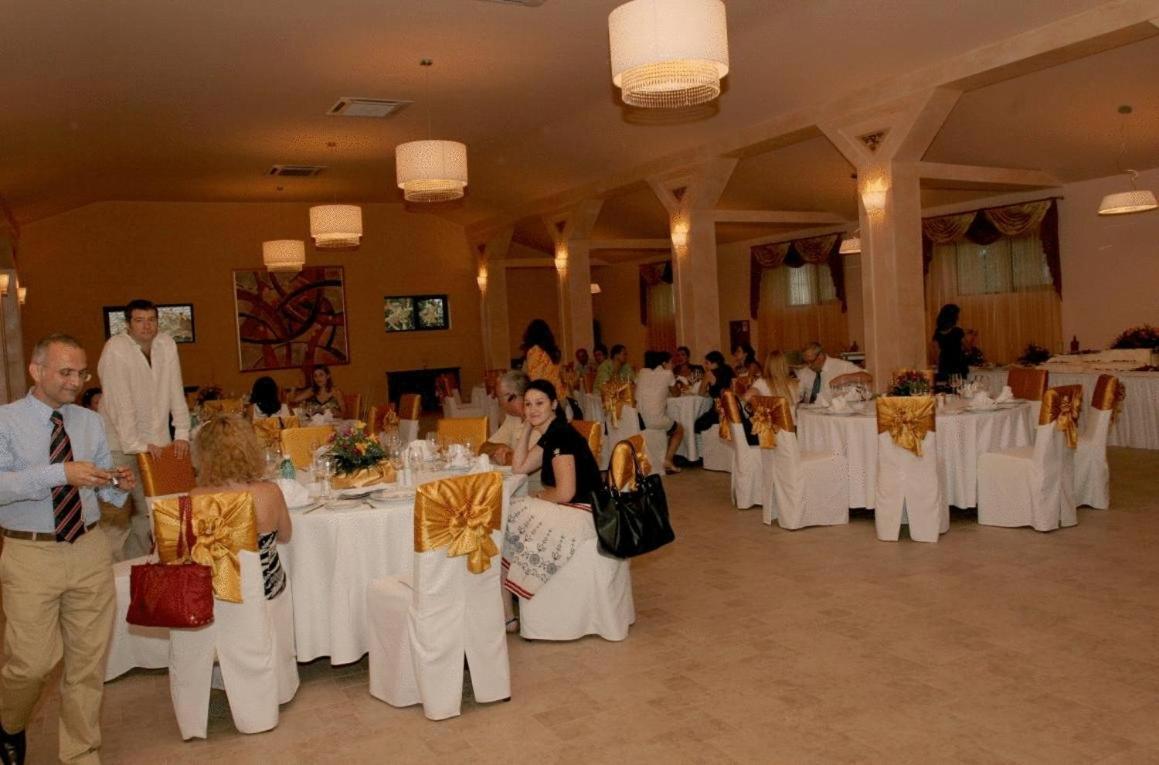 Club Insieme Grand Resort Potlogi Dış mekan fotoğraf