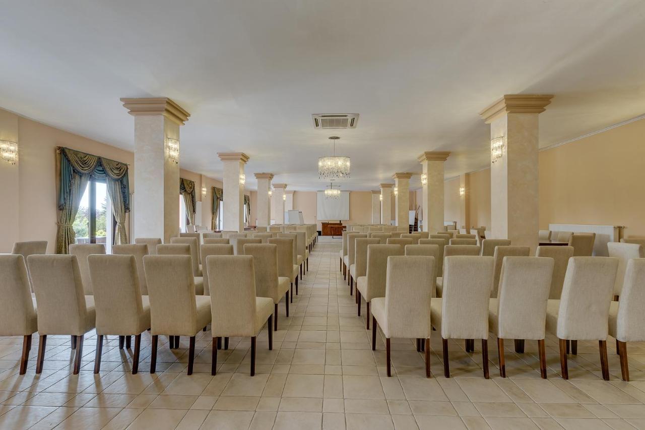 Club Insieme Grand Resort Potlogi Dış mekan fotoğraf